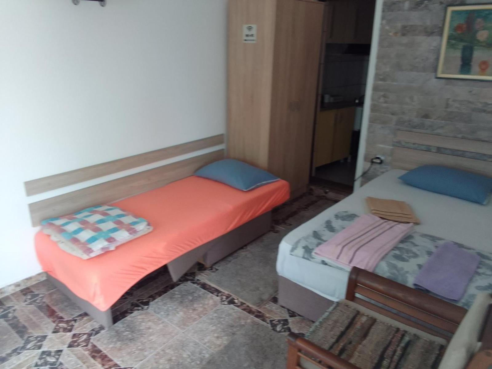 Mini Garsonjera Ξενοδοχείο Ποντγορίτσα Εξωτερικό φωτογραφία